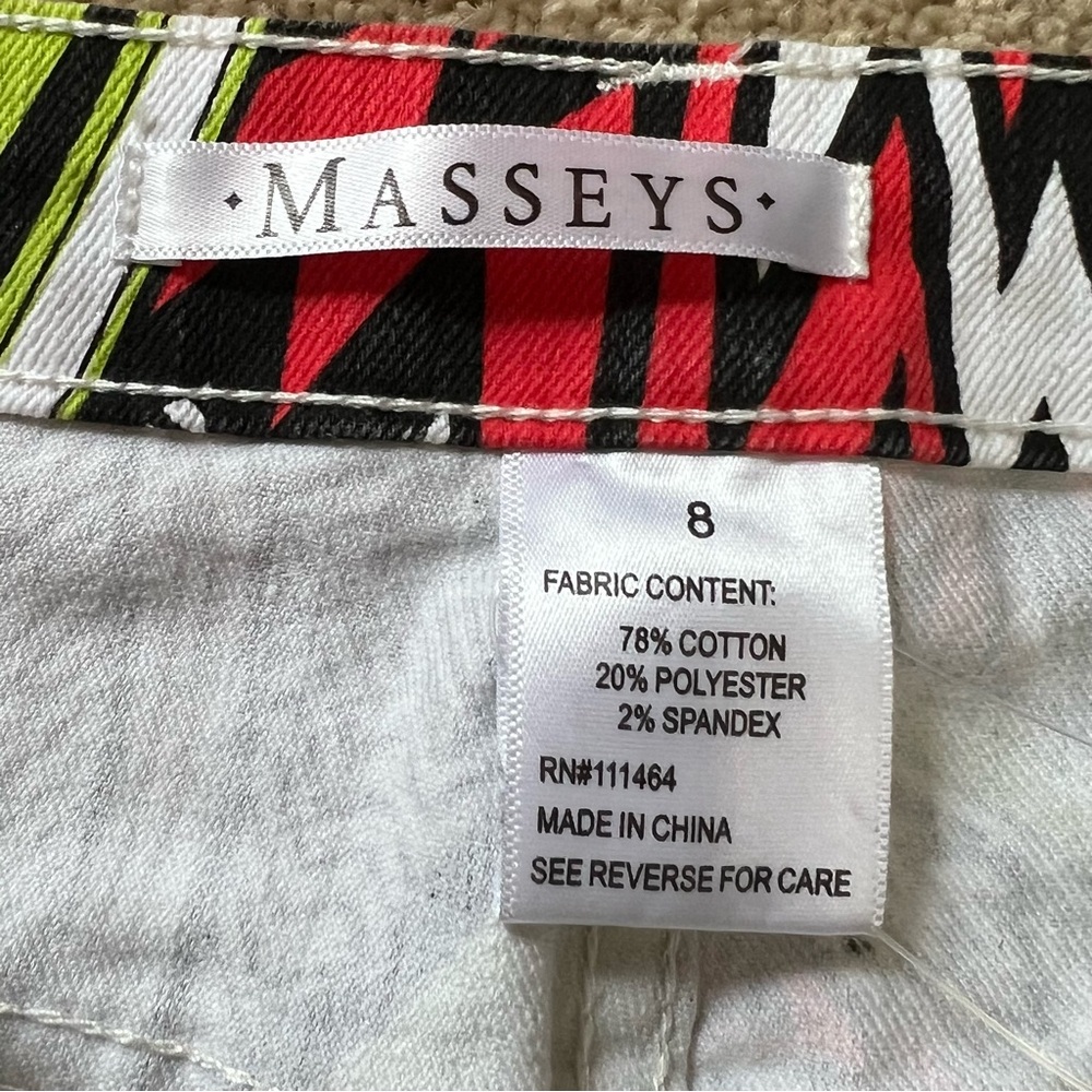 NWOT Masseys Women’s Abstract Denim Capris Cropped Pants Tribal Neon Eclectic - Picture 6 of 8